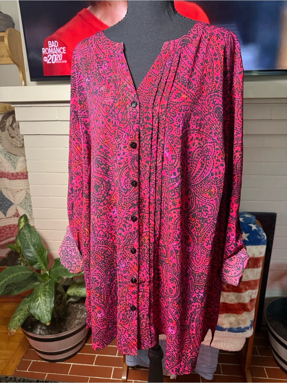 Womens Pink Paisley Button-Front Tunic Blouse